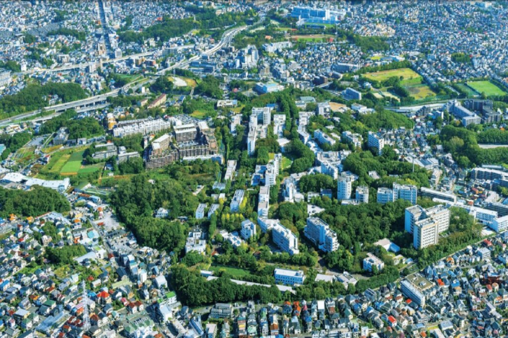 上空から見た横浜国立大学周辺　出典：横浜国立大学